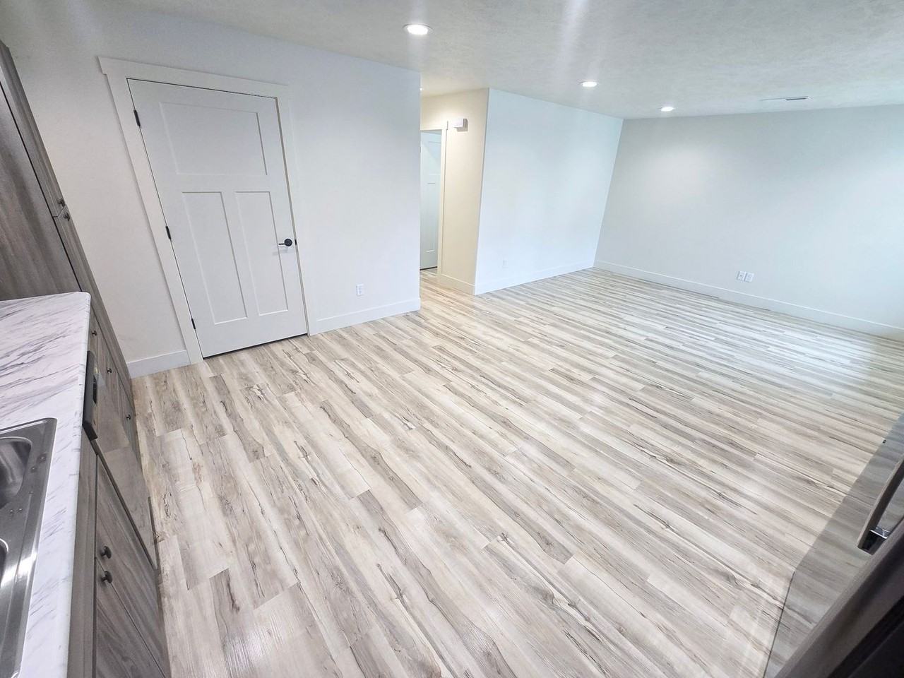 308 E 13th St #2 - Photo 4 of 6