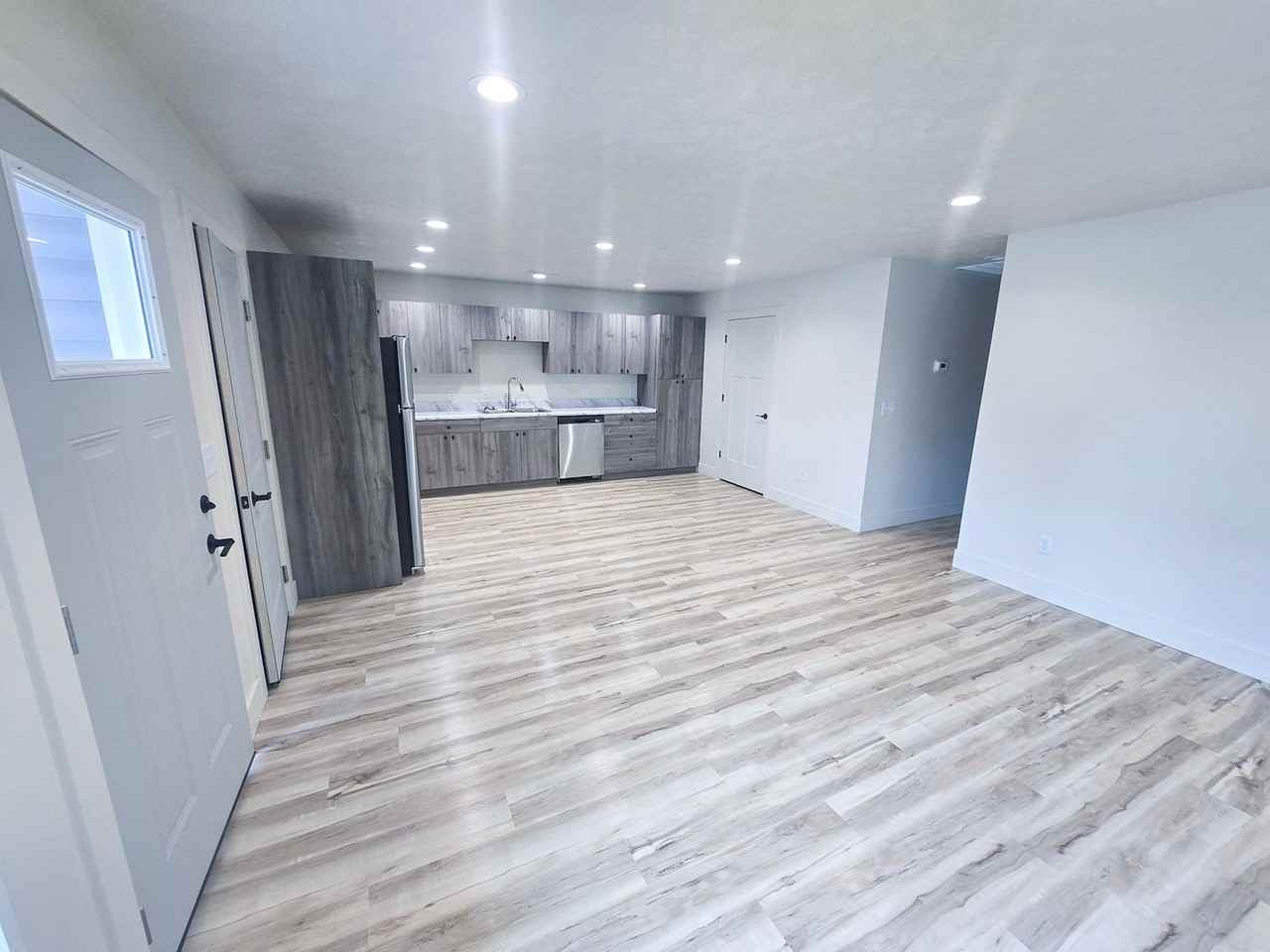 308 E 13th St #2 - Photo 5 of 6