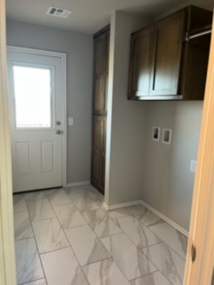 19541 Conway Dr - Photo 5 of 8