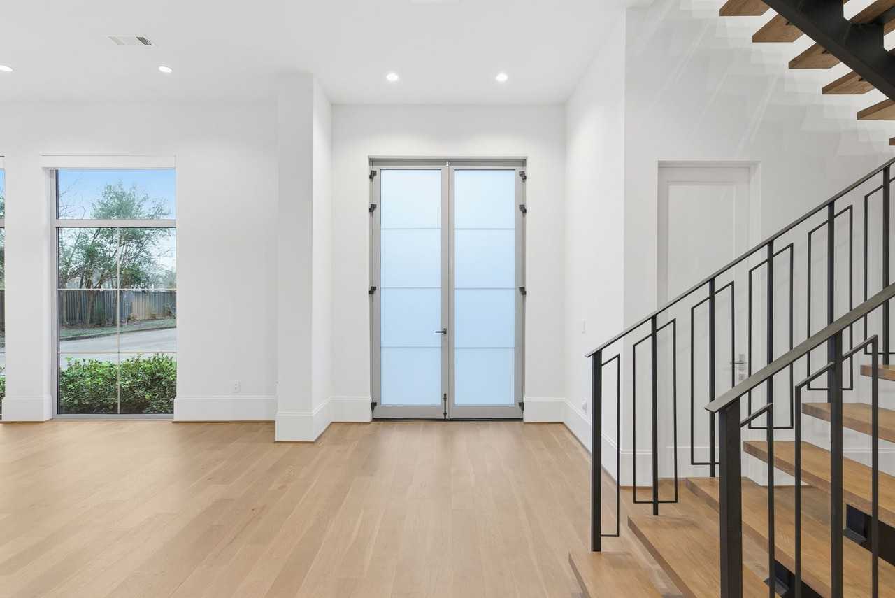 6273 Piping Rock Ln - Photo 5 of 50