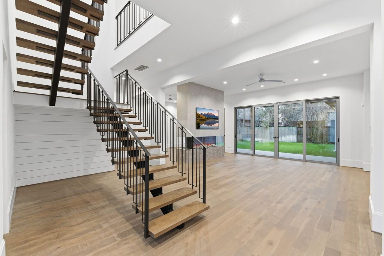 6273 Piping Rock Ln - Photo 7 of 50