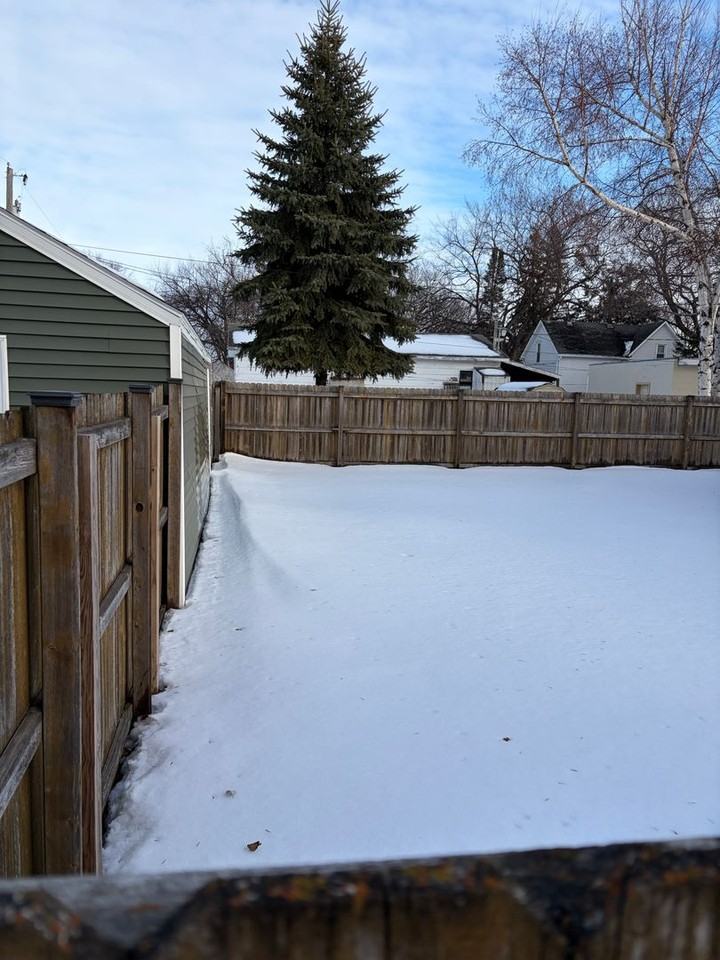 1524 5th Ave N - Photo 5 of 39