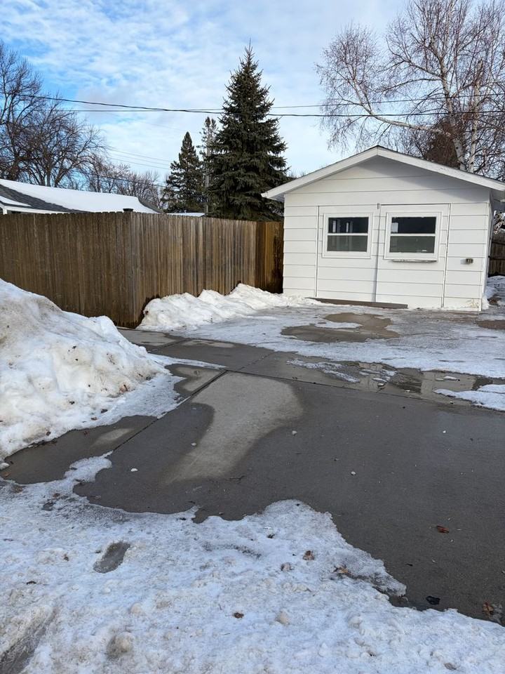 1524 5th Ave N - Photo 7 of 39