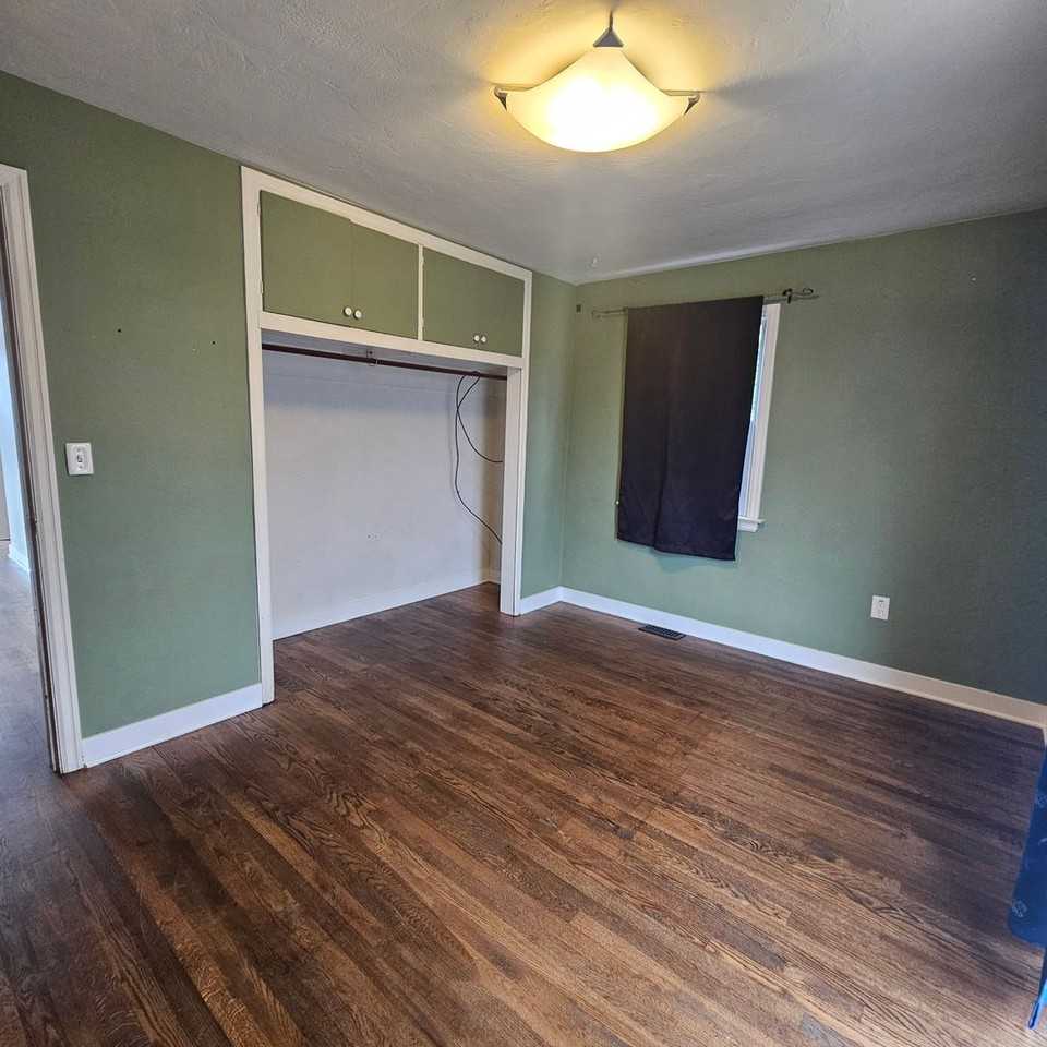 1336 Nipsic Ave - Photo 3 of 18