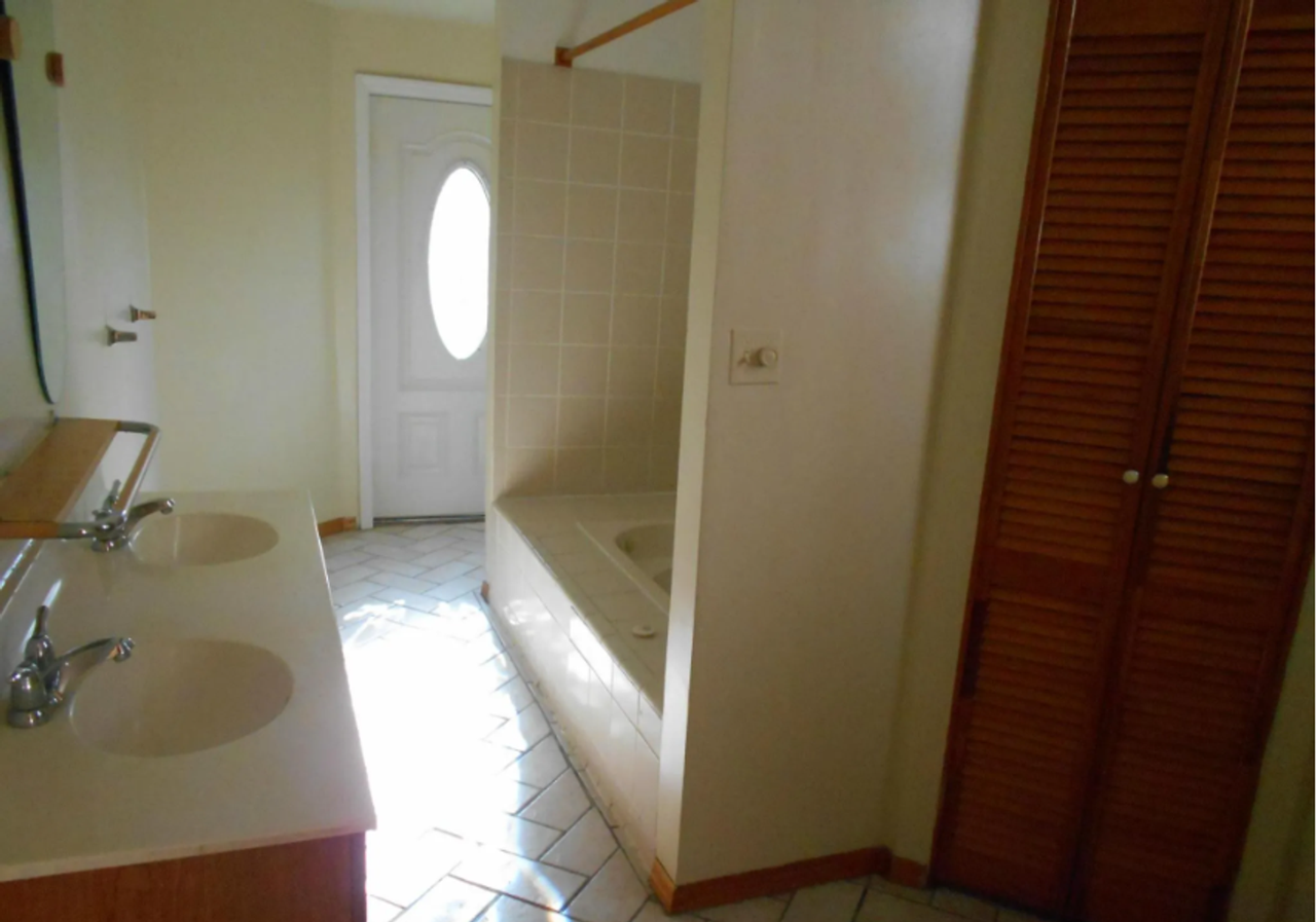 3017 Fait Ave - Photo 5 of 10