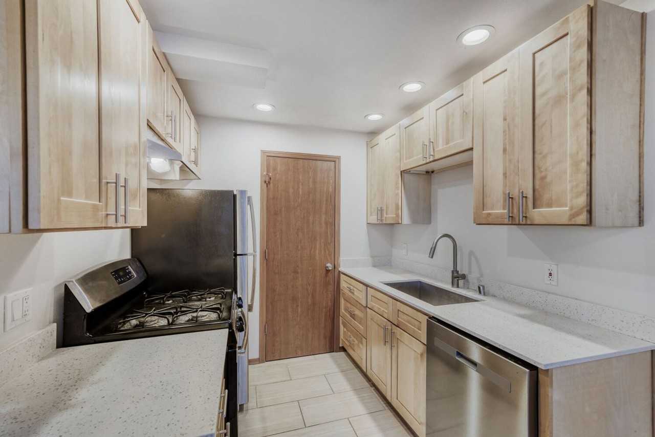 4210 Sw Hinds St - Photo 5 of 11