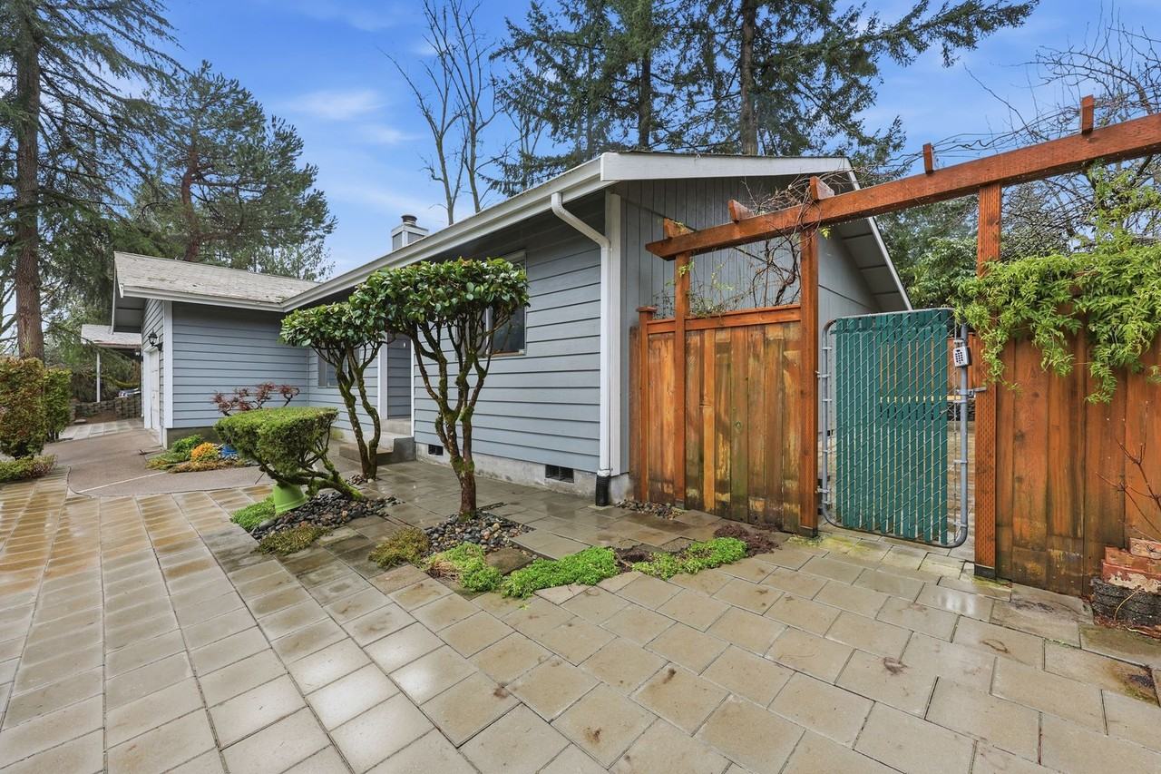 935 Cushing Ct Nw - Photo 6 of 41