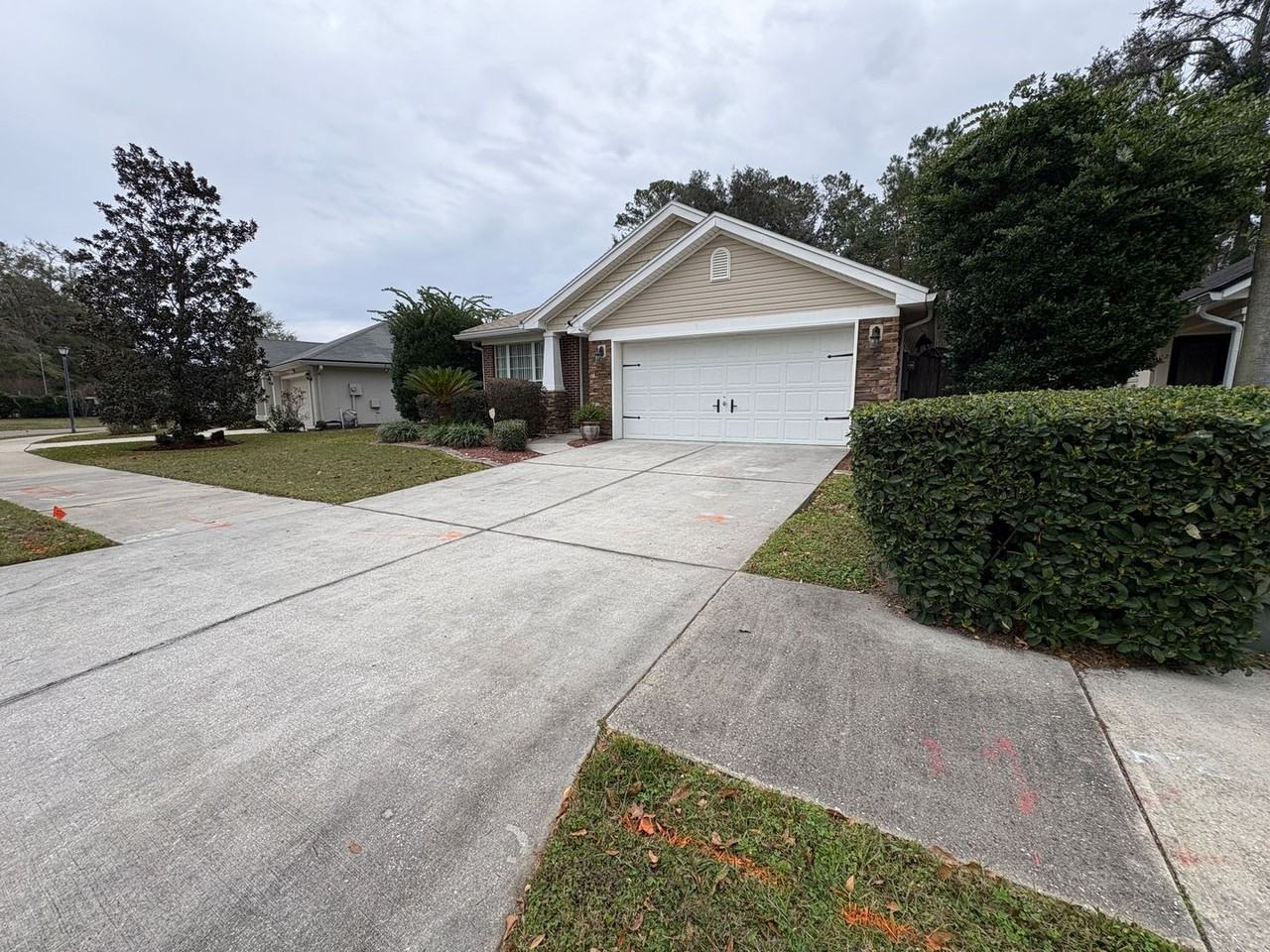 10999 Campus Heights Ln - Photo 3 of 34