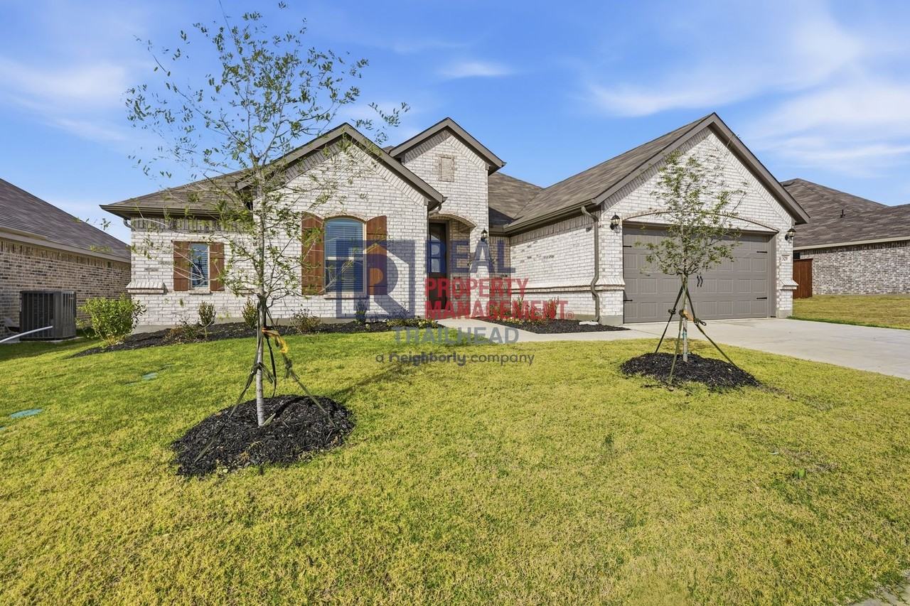 329 Comfort Dr - Photo 2 of 30