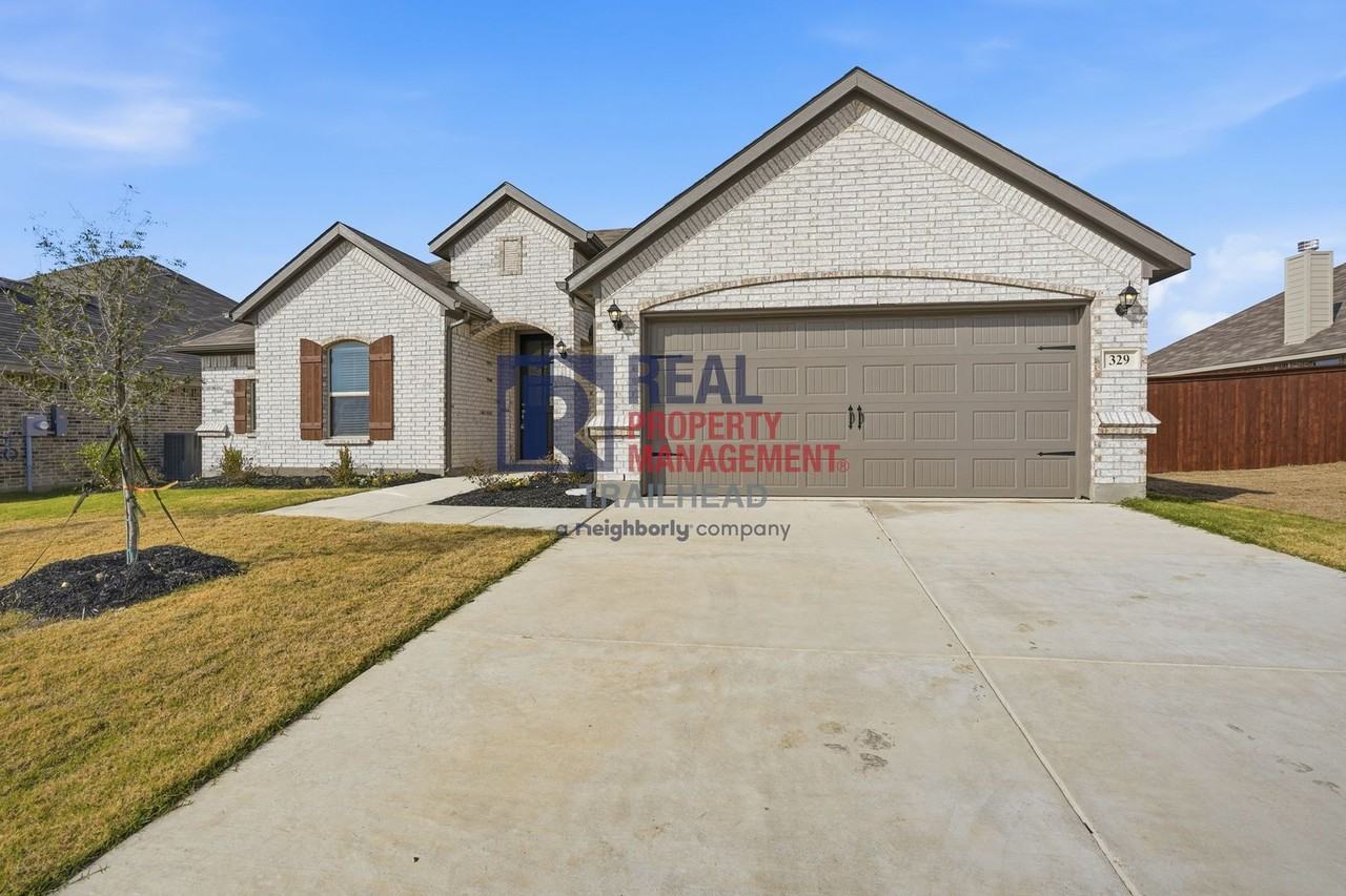 329 Comfort Dr - Photo 3 of 30