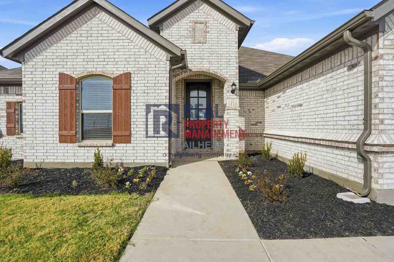 329 Comfort Dr - Photo 4 of 30