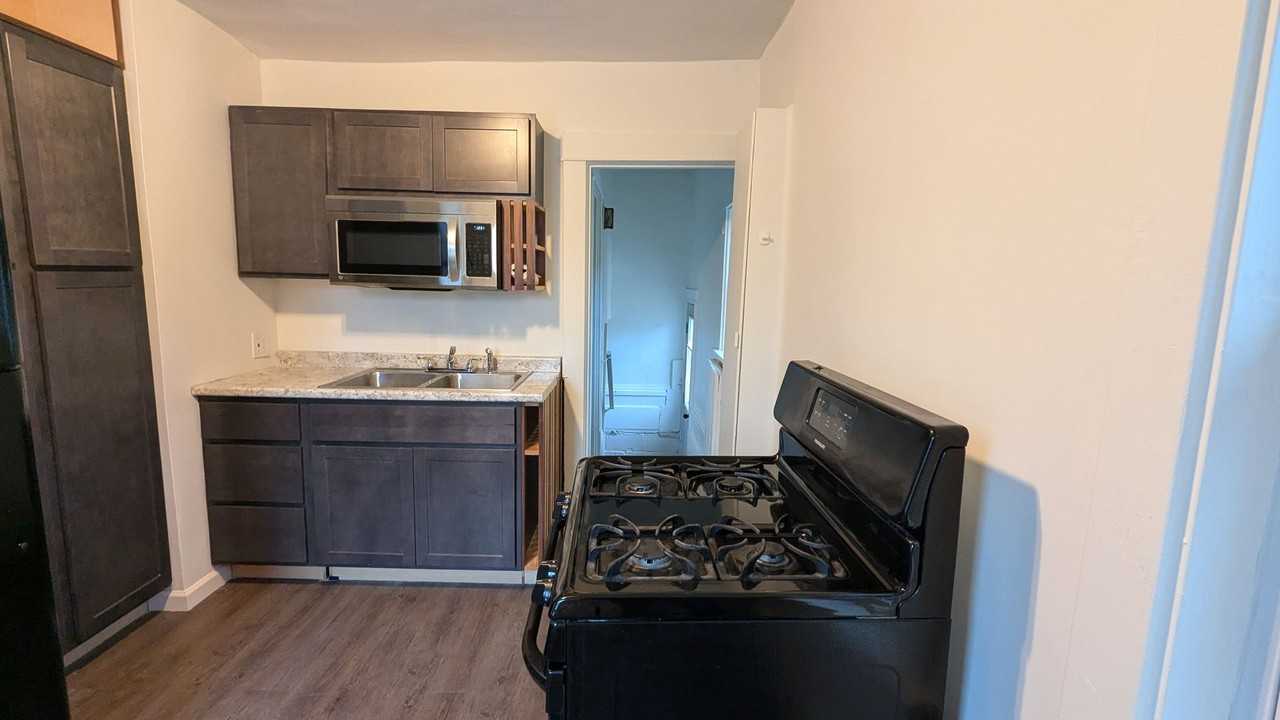 1505 7th St - Photo 4 of 10