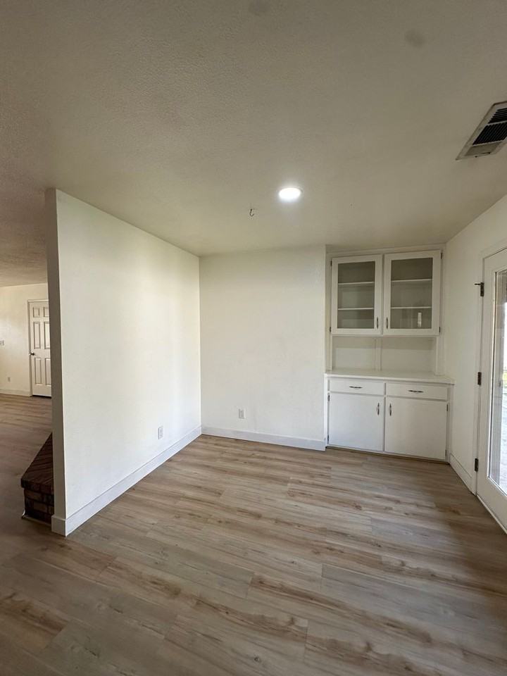 830 W Vassar Ave - Photo 7 of 35