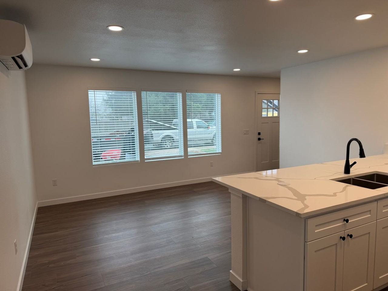 242 55th St - Photo 4 of 47