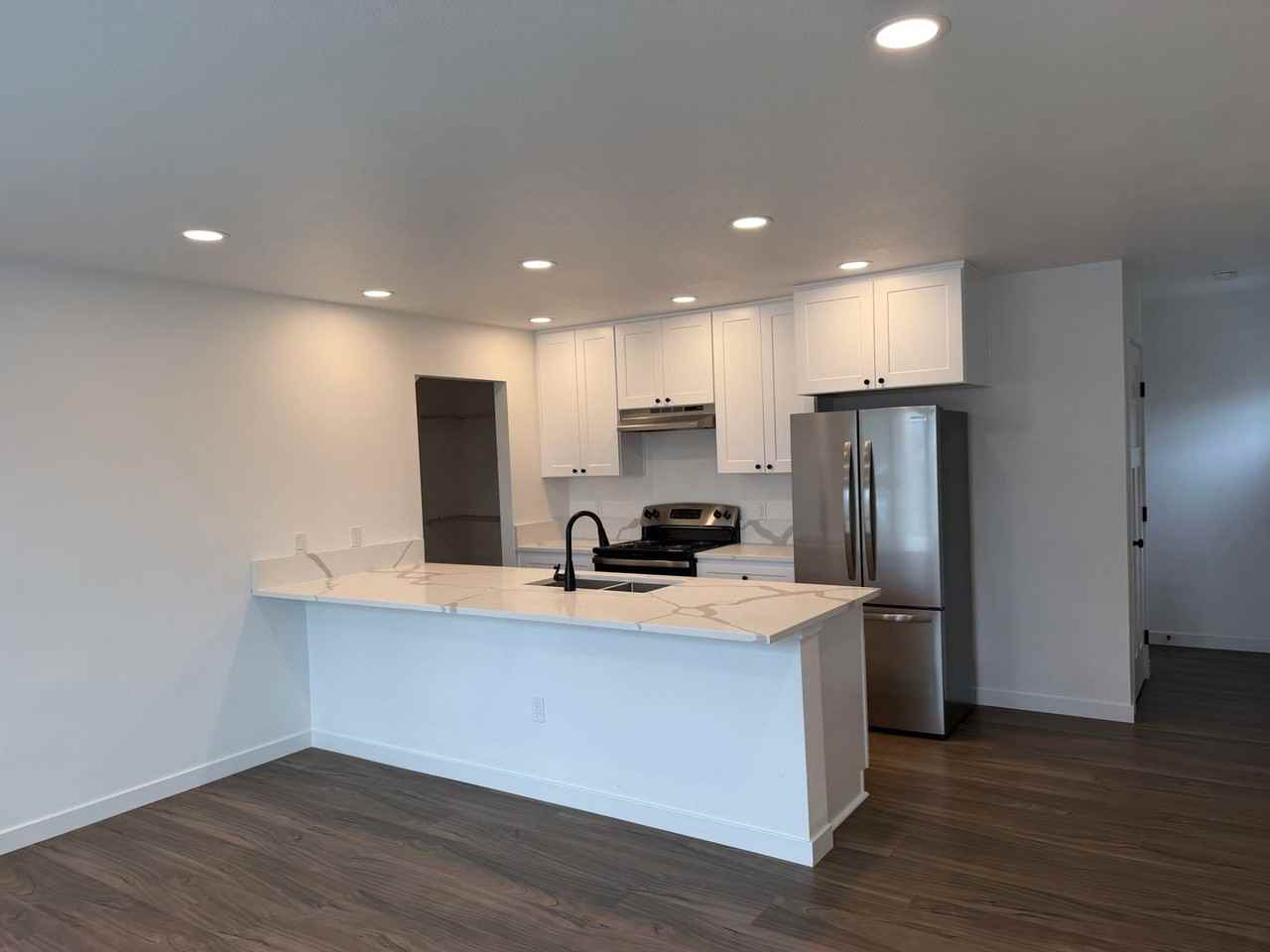 242 55th St - Photo 6 of 47