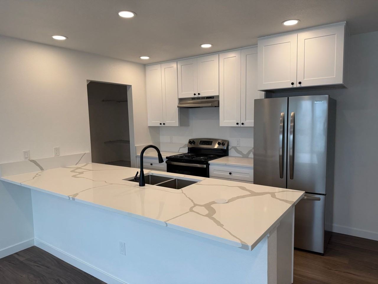 242 55th St - Photo 7 of 47