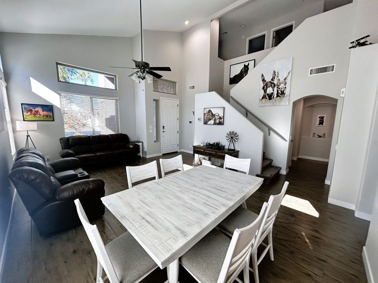 345 N Scott Dr - Photo 3 of 24