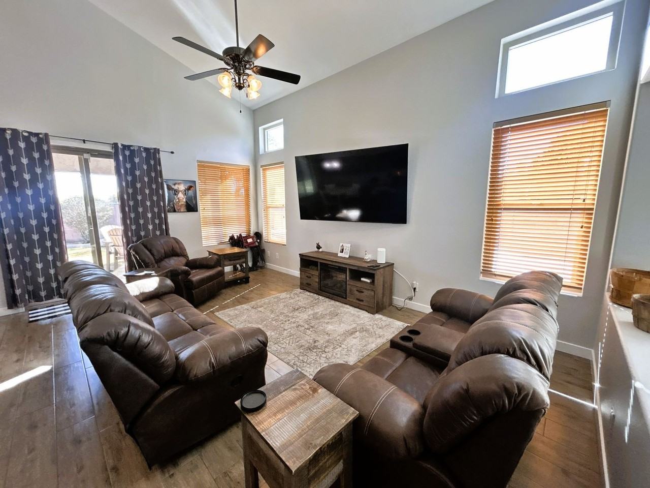 345 N Scott Dr - Photo 7 of 24