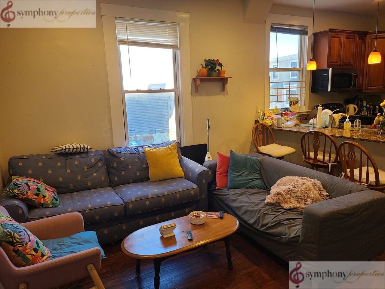 719 Parker St - Photo 4 of 15