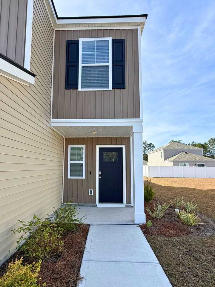 306 Elizabeth Dr - Photo 2 of 37