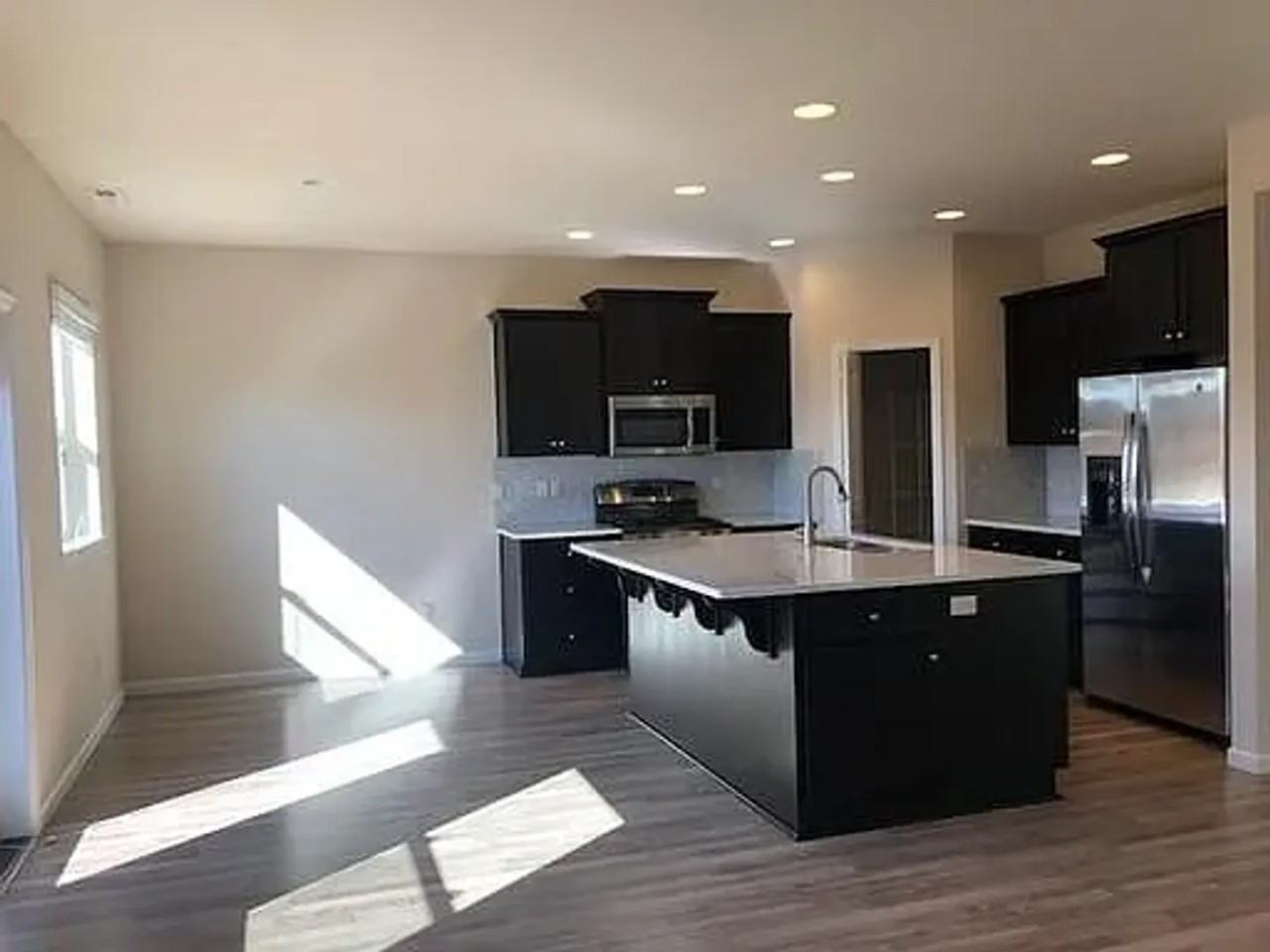 2896 San Pedro Ave Nw - Photo 4 of 7