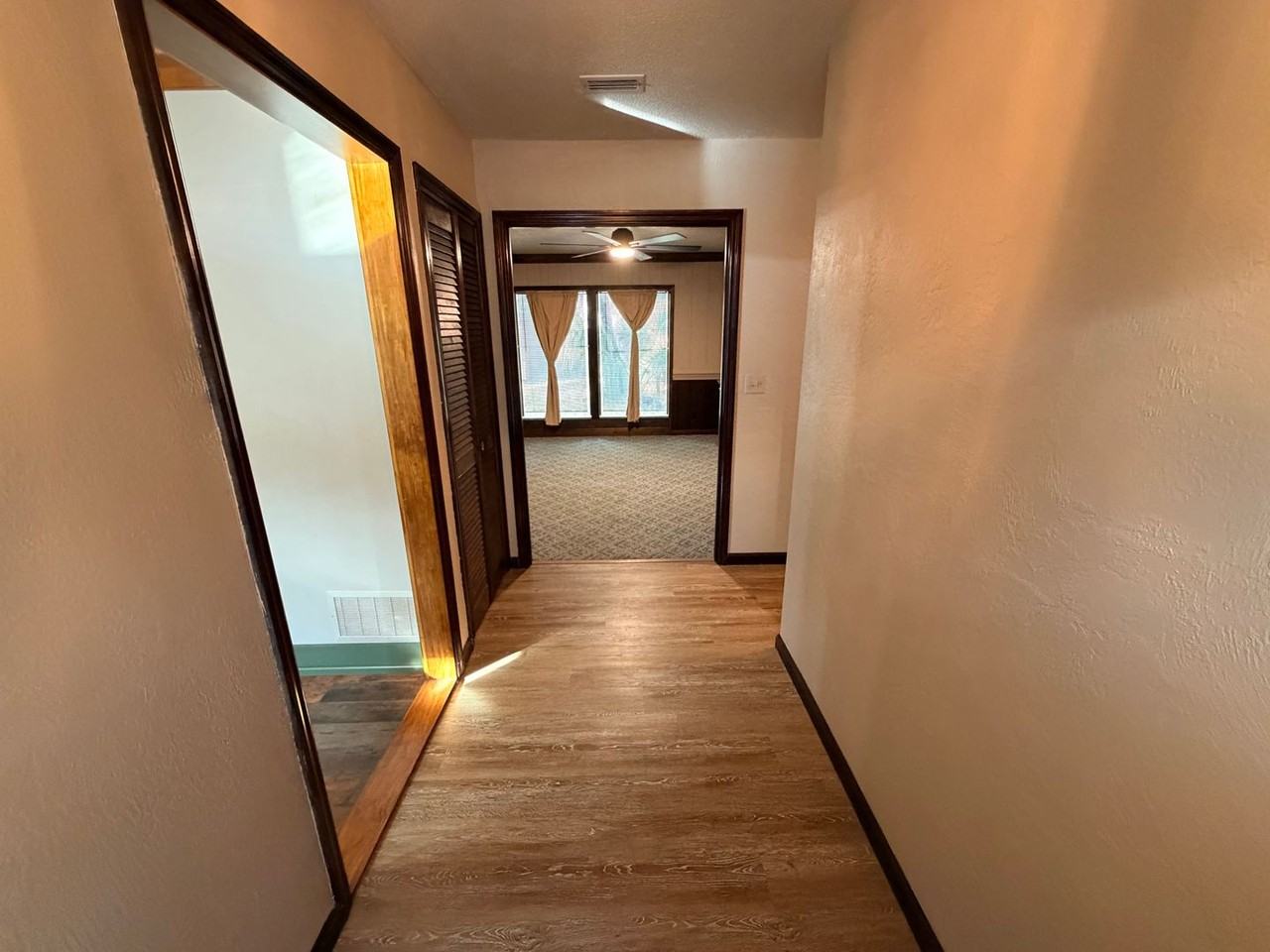 711 Freda Ln - Photo 4 of 41