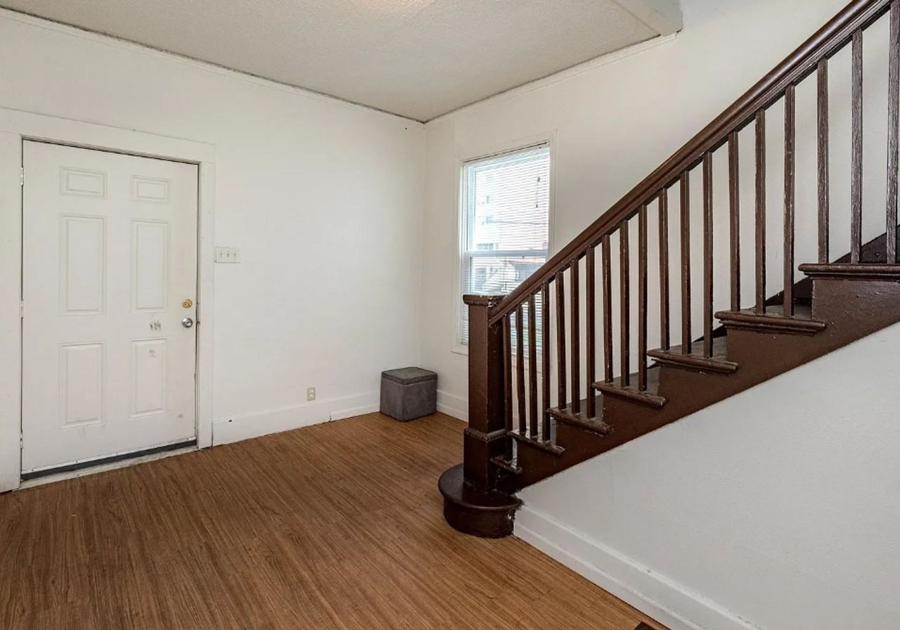 213 Waugh St - Photo 2 of 3