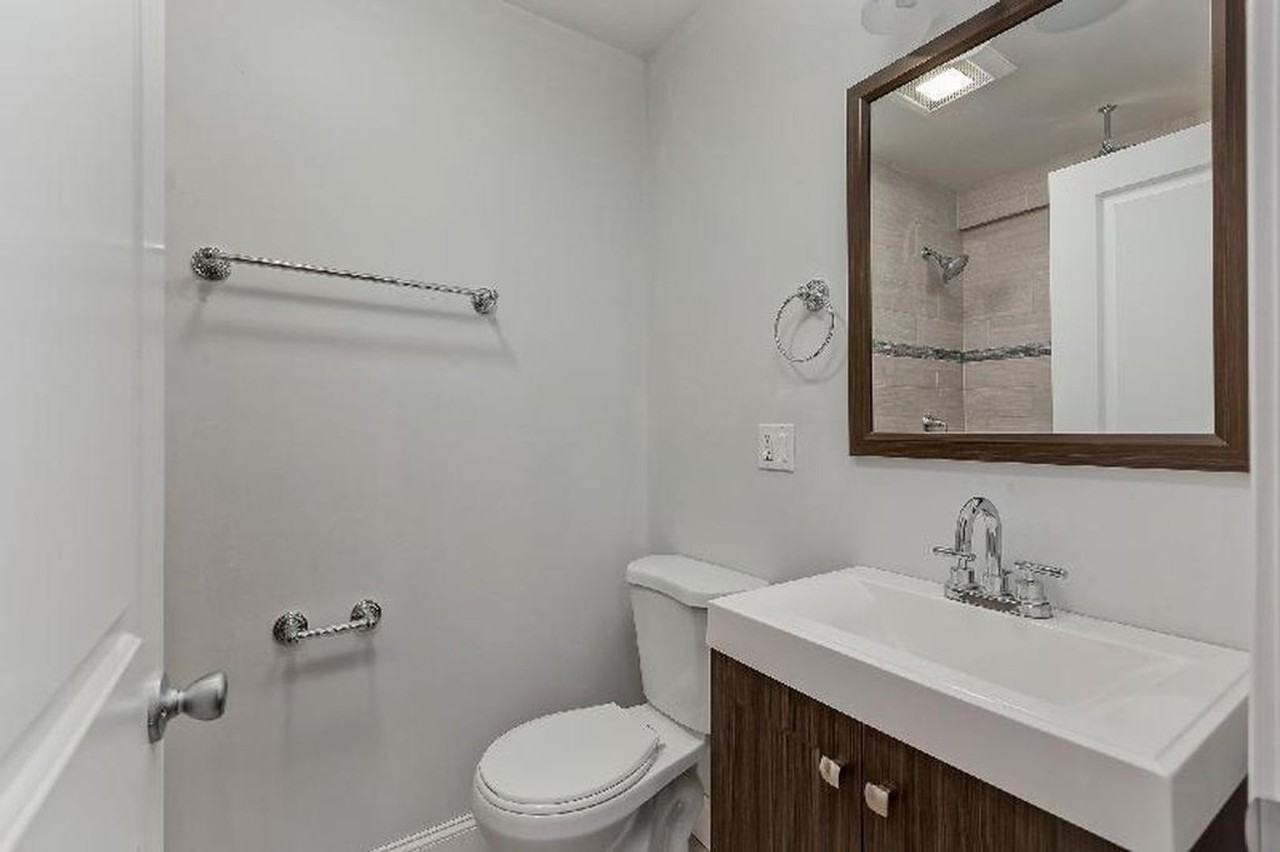 720 Parker St - Photo 6 of 7