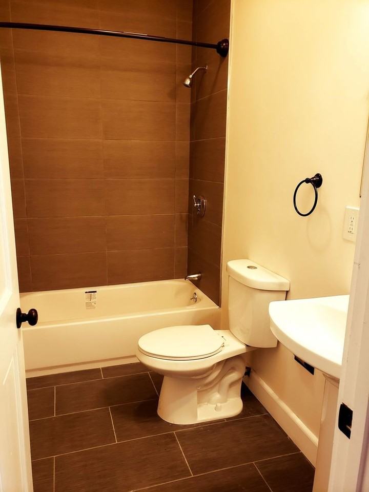 105 Calumet St - Photo 7 of 8