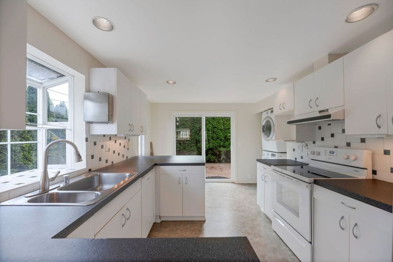 1755 Ne 89th St - Photo 6 of 15