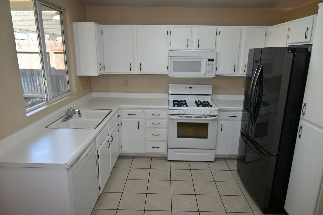 9143 Torino Way - Photo 7 of 20