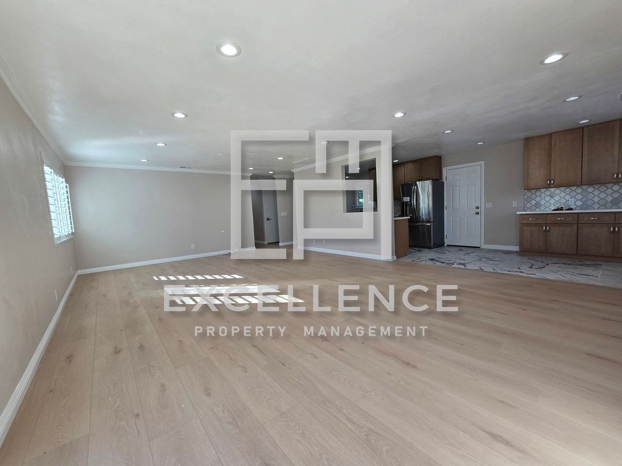 1574 Trevor Dr - Photo 5 of 15