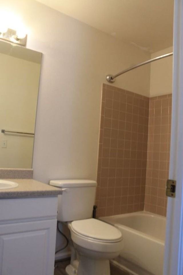 2005 Meadowbrook Pkwy - Photo 5 of 9