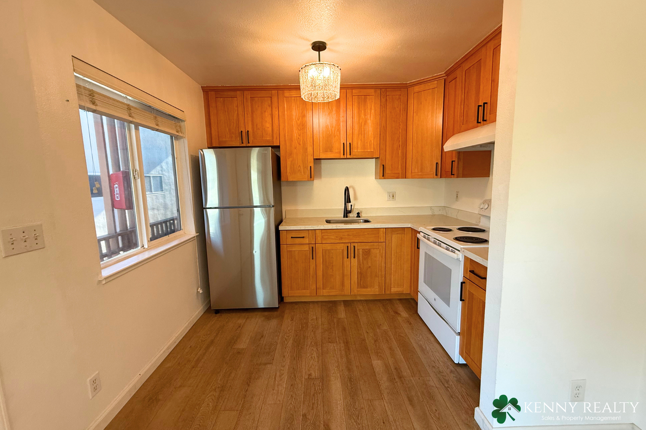 240 San Diego Ave - Photo 5 of 17