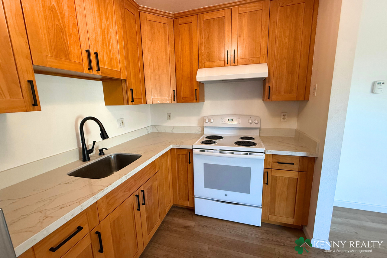 240 San Diego Ave - Photo 6 of 17