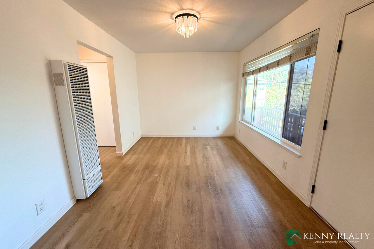 240 San Diego Ave - Photo 7 of 17