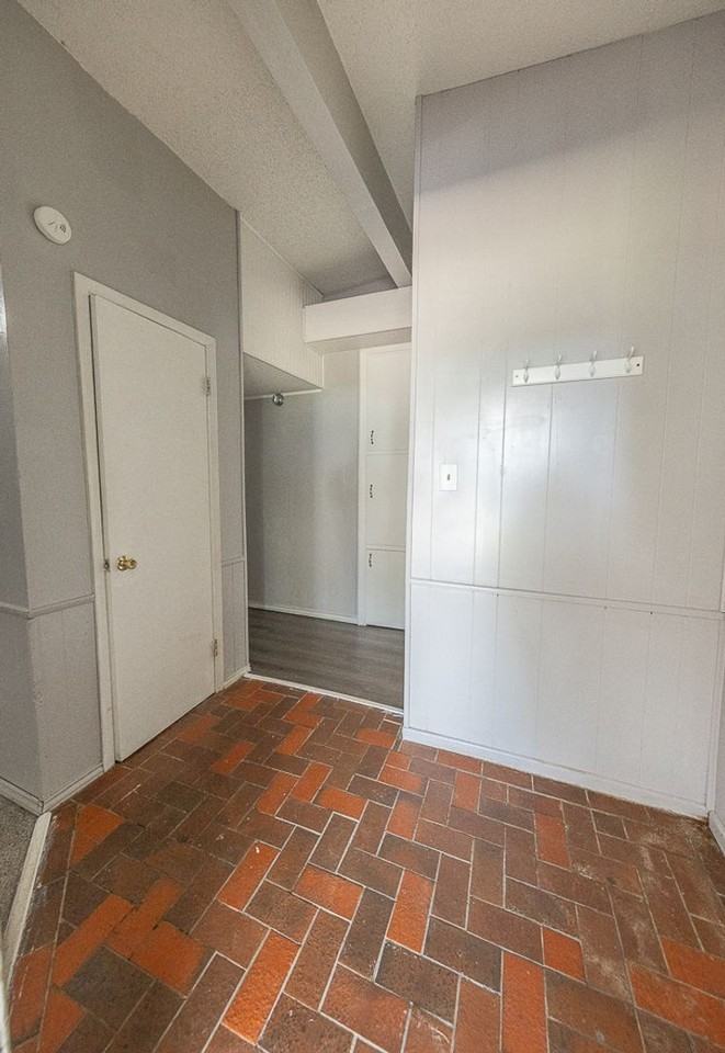 4409 44th St - Photo 3 of 24