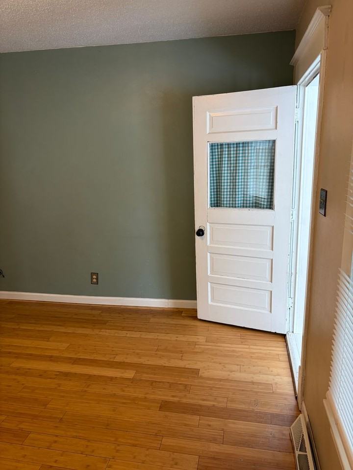 516 Oak St - Photo 5 of 14