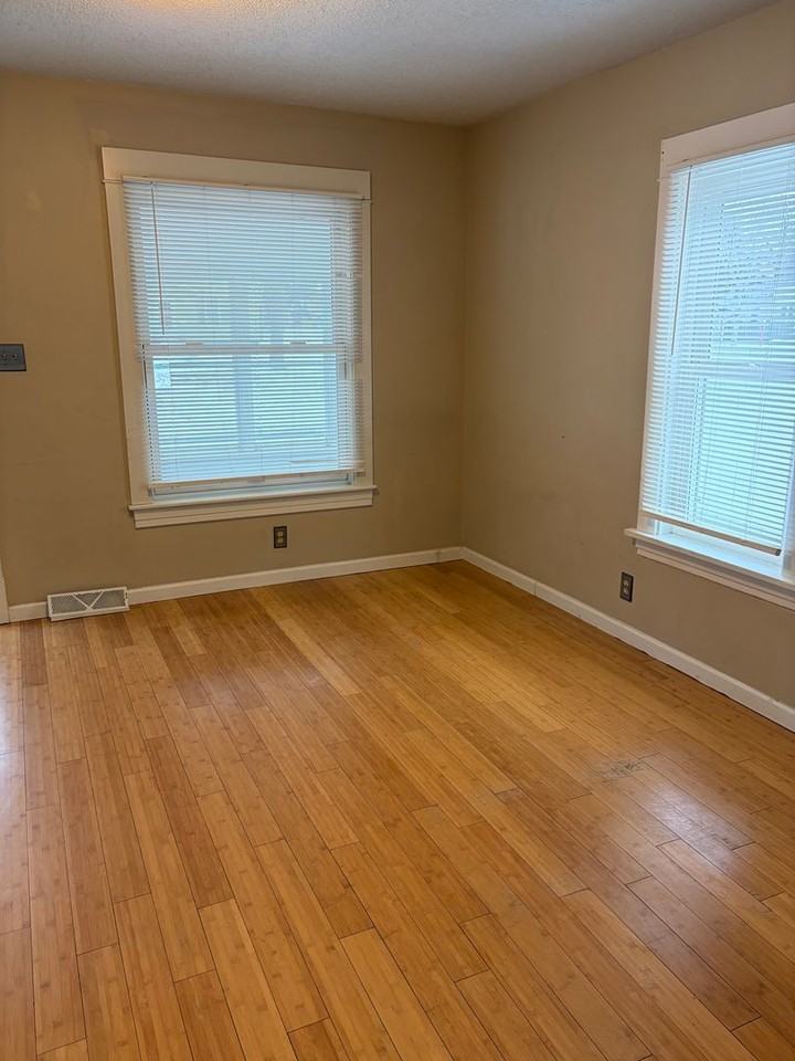 516 Oak St - Photo 6 of 14