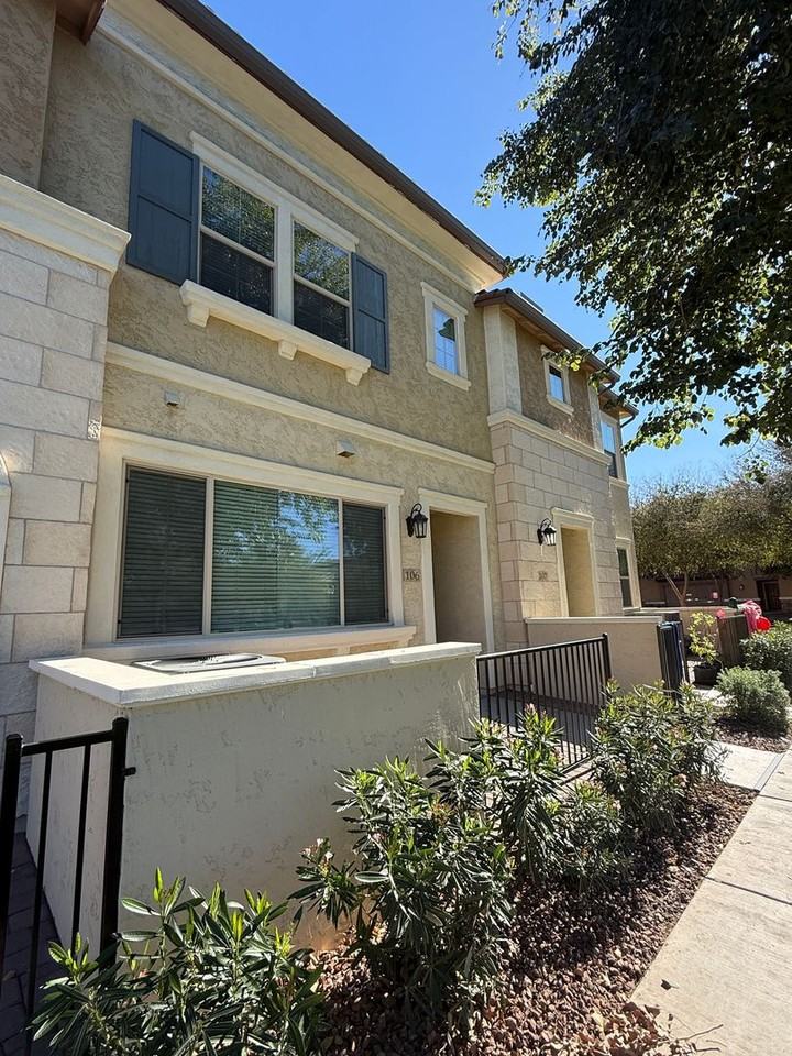 2628 S Voyager Dr #106 - Photo 4 of 28