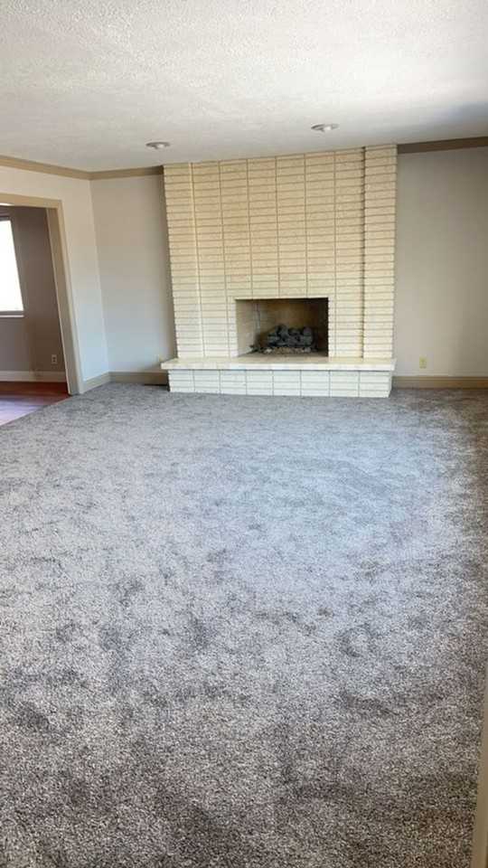 255 N 100 E - Photo 4 of 20