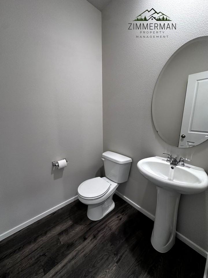 2685 V St - Photo 2 of 20