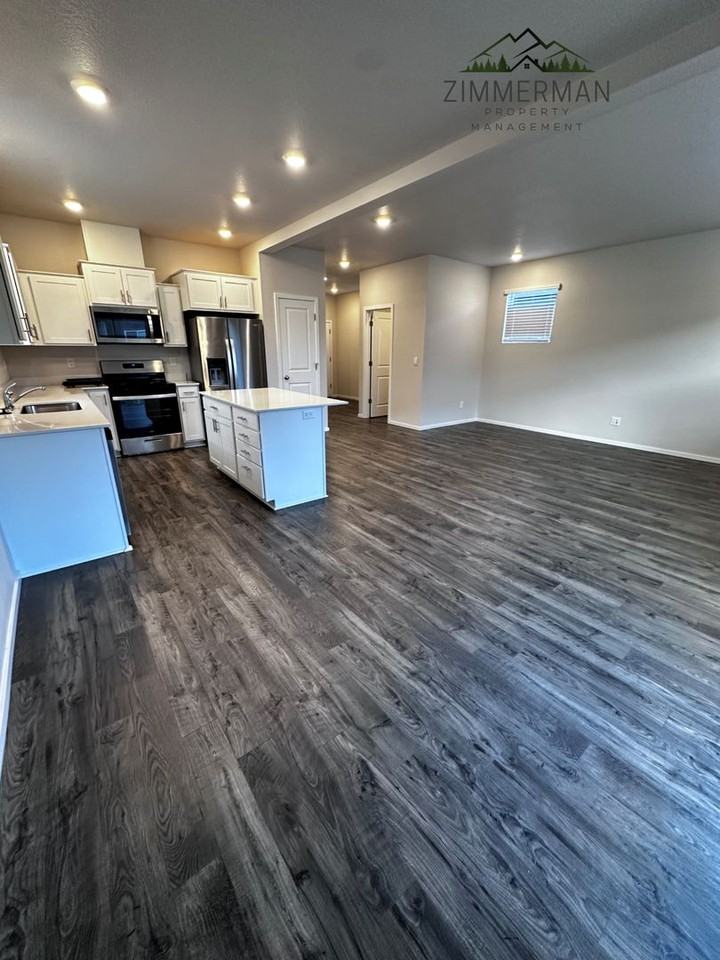 2685 V St - Photo 5 of 20