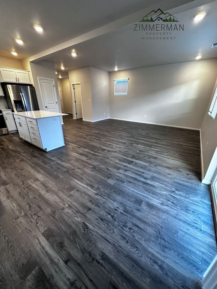 2685 V St - Photo 6 of 20