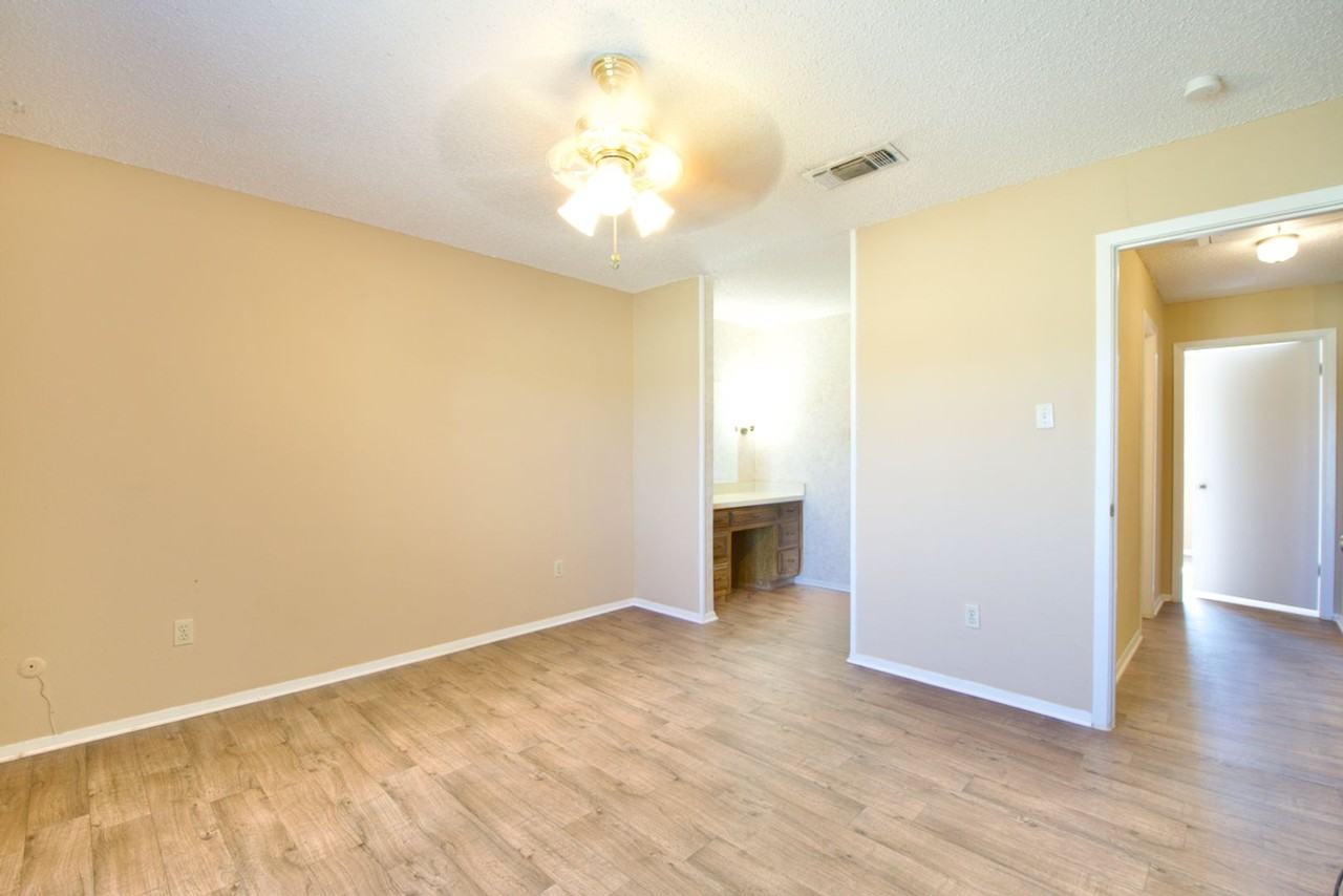 804 N 62nd St - Photo 4 of 10