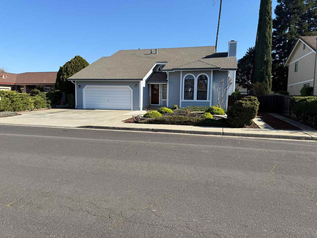 298 Wildberry Ln - Photo 3 of 3