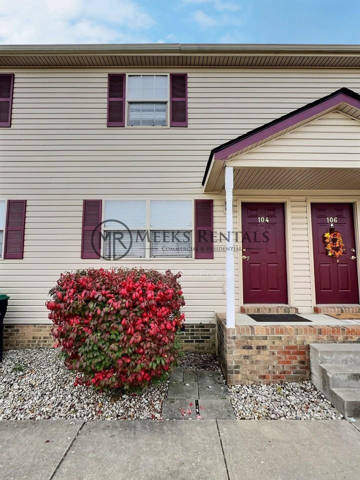 100 Mount Vernon Ln - Photo 3 of 10