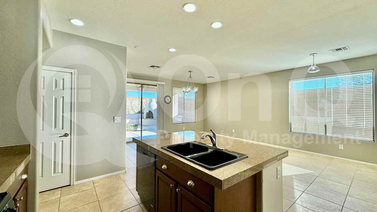 2030 W Clearview Trl - Photo 4 of 24