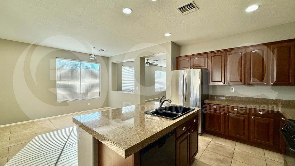 2030 W Clearview Trl - Photo 5 of 24