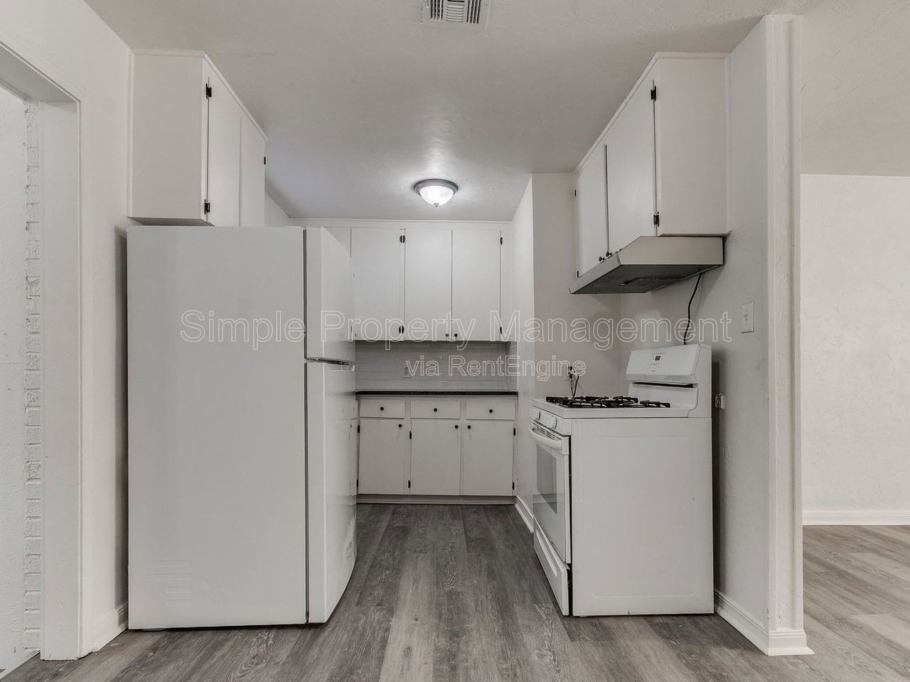 405 E Northrup Dr - Photo 5 of 19